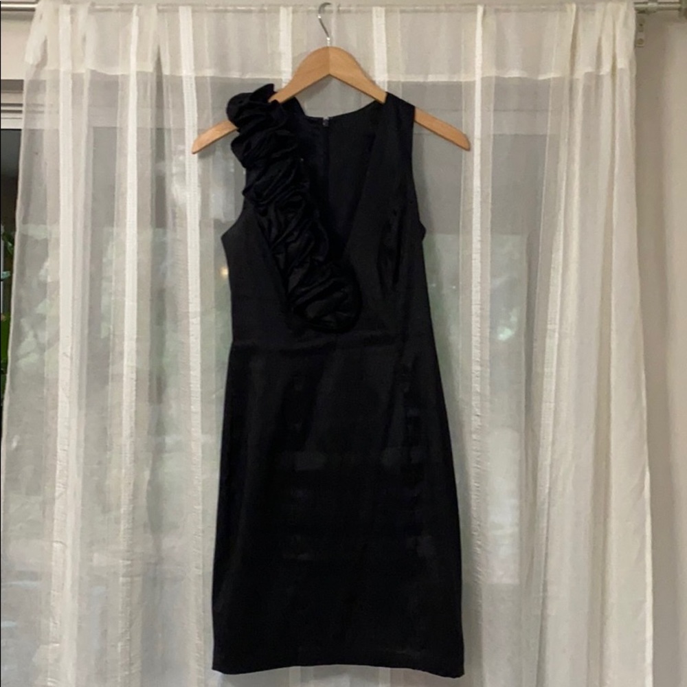 Dress with flower detail